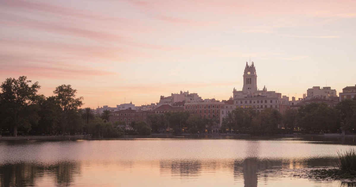 Soft dusk light over Madrid for a first-meet guide