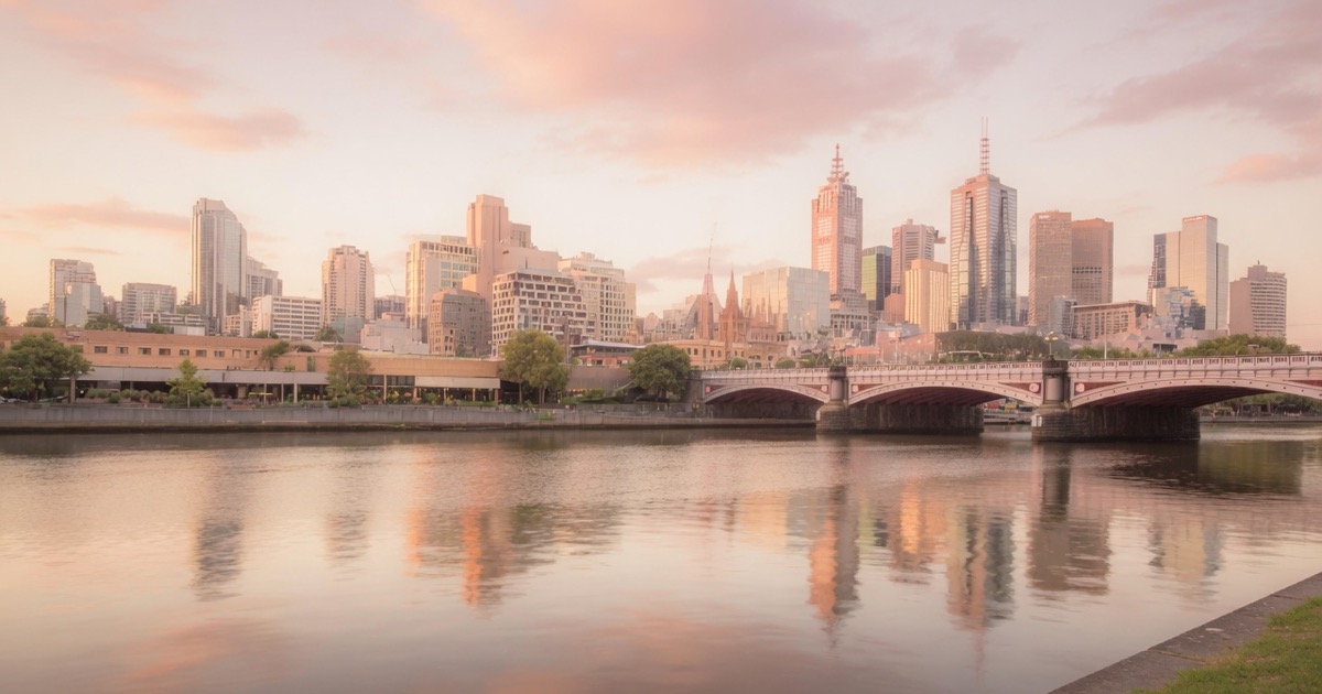 Melbourne golden hour over the Yarra River with the city skyline
