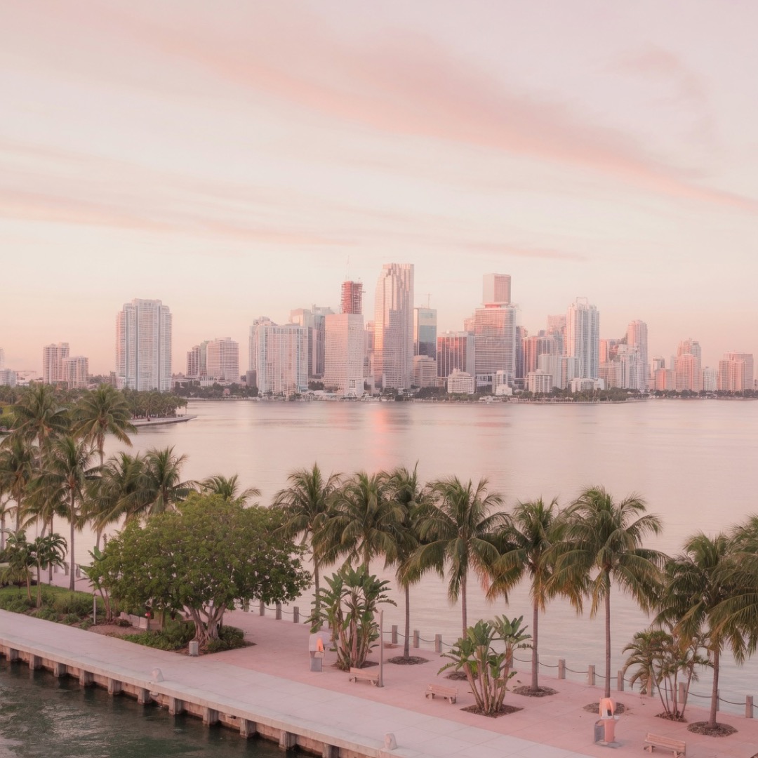Bay walkway along Biscayne Bay at Museum Park, Miami