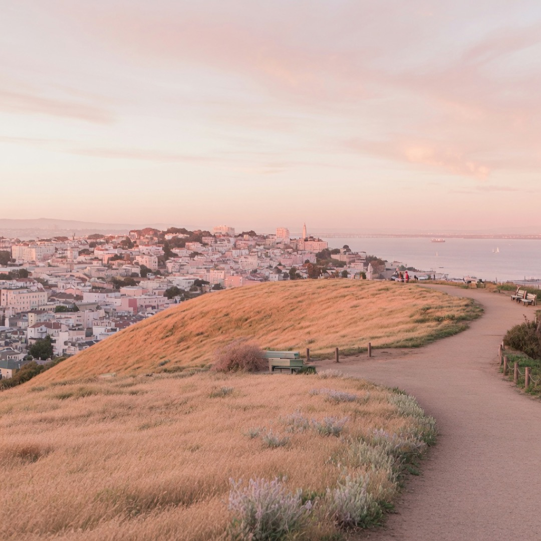 Hilltop view over San Francisco from Bernal Heights